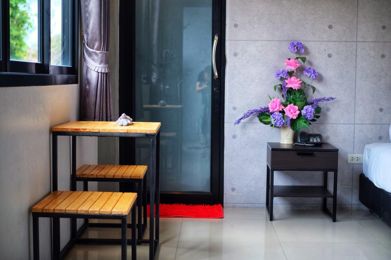 Hotel Royal Nine Kanchanaburi Esterno foto