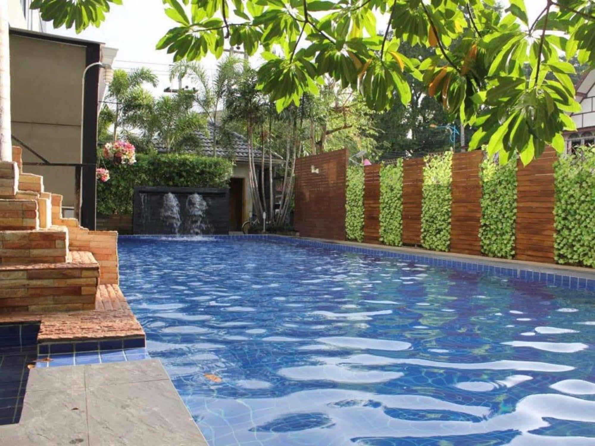 Hotel Royal Nine Kanchanaburi Esterno foto