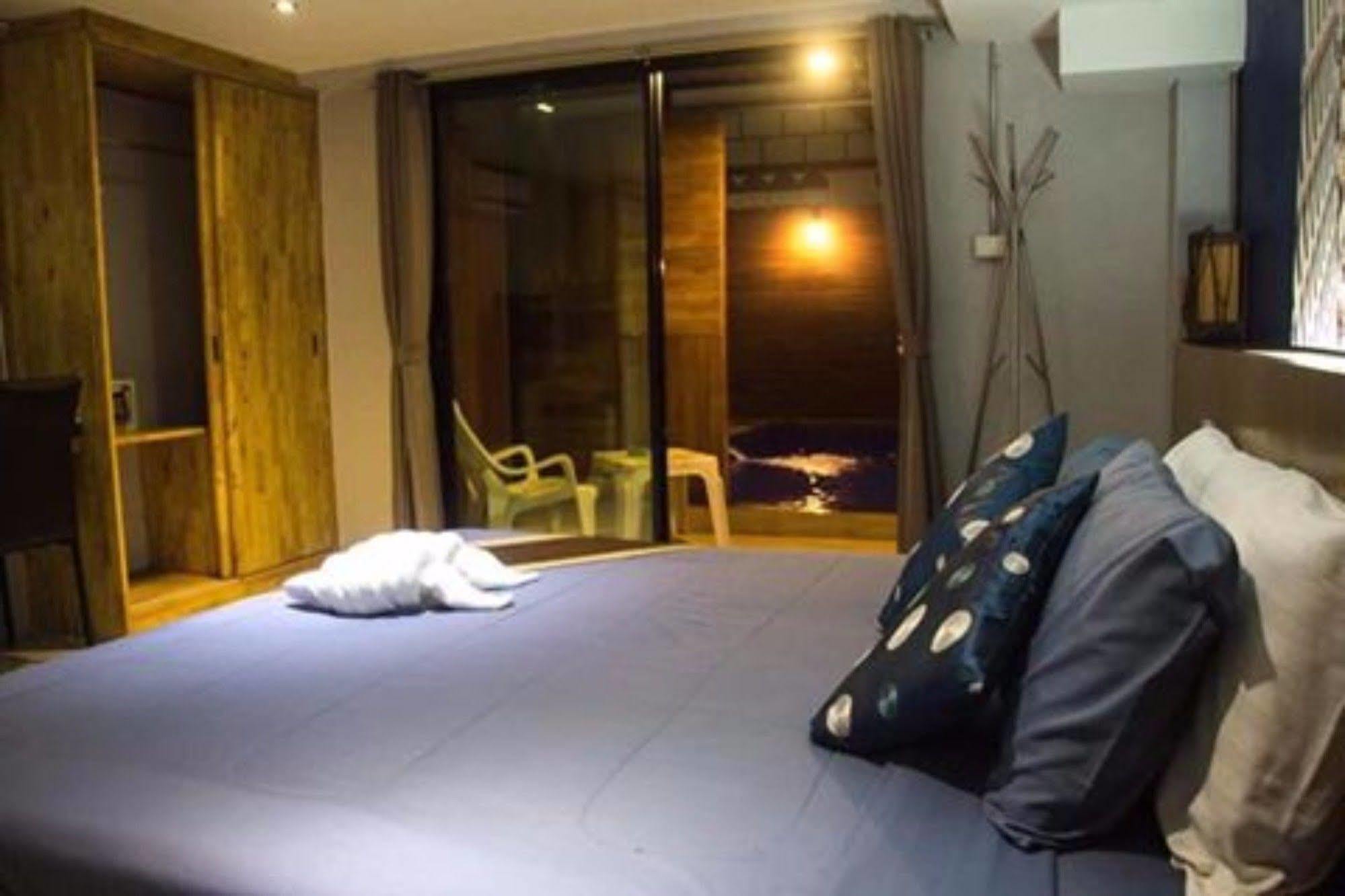 Hotel Royal Nine Kanchanaburi Esterno foto