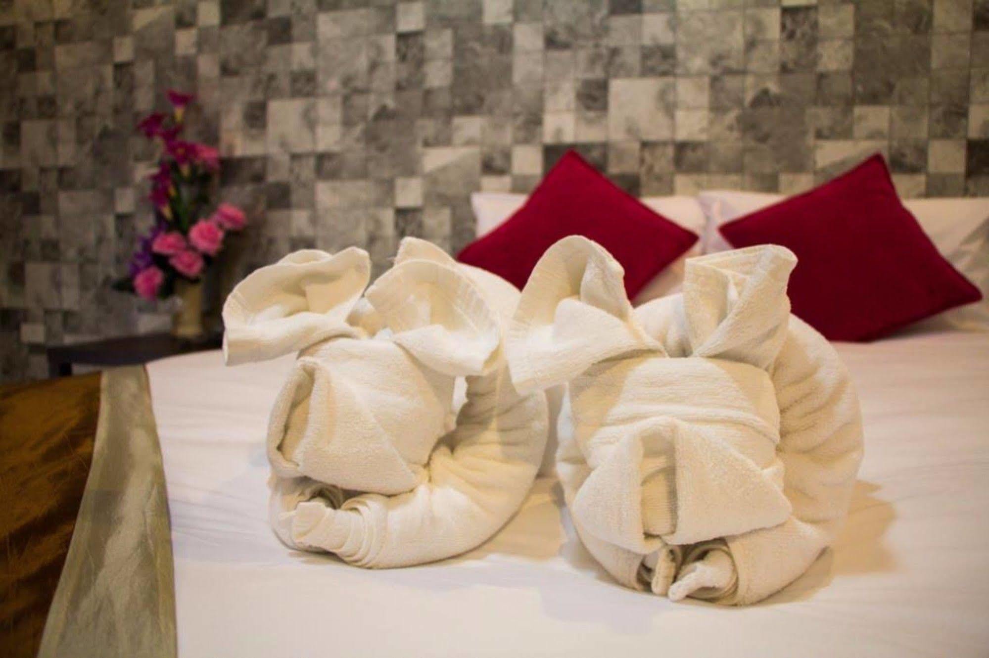 Hotel Royal Nine Kanchanaburi Esterno foto