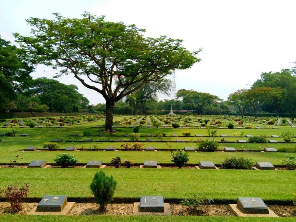 Hotel Royal Nine Kanchanaburi Esterno foto